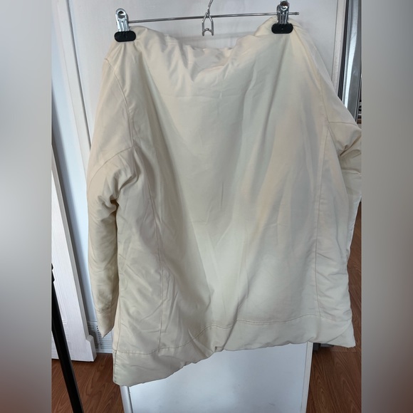 Board Dokter Sz 10 Cream Puffer with Silver Faux Fur Hood Trim - Picture 6 of 9